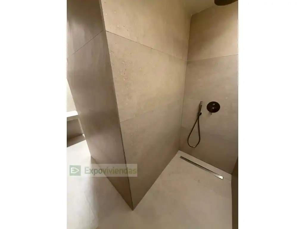 Bany de Apartament en venda en Murcia