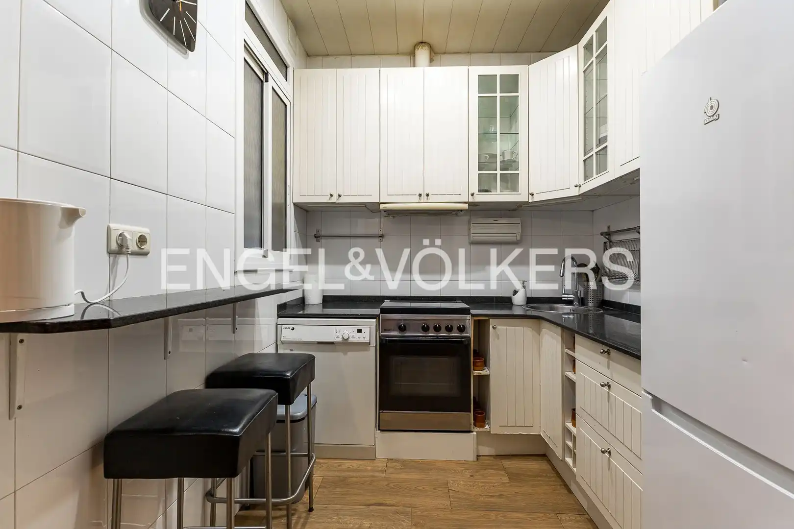 Cocina de Piso en venta en Barcelona con Calefacción, Amueblado y Balcón