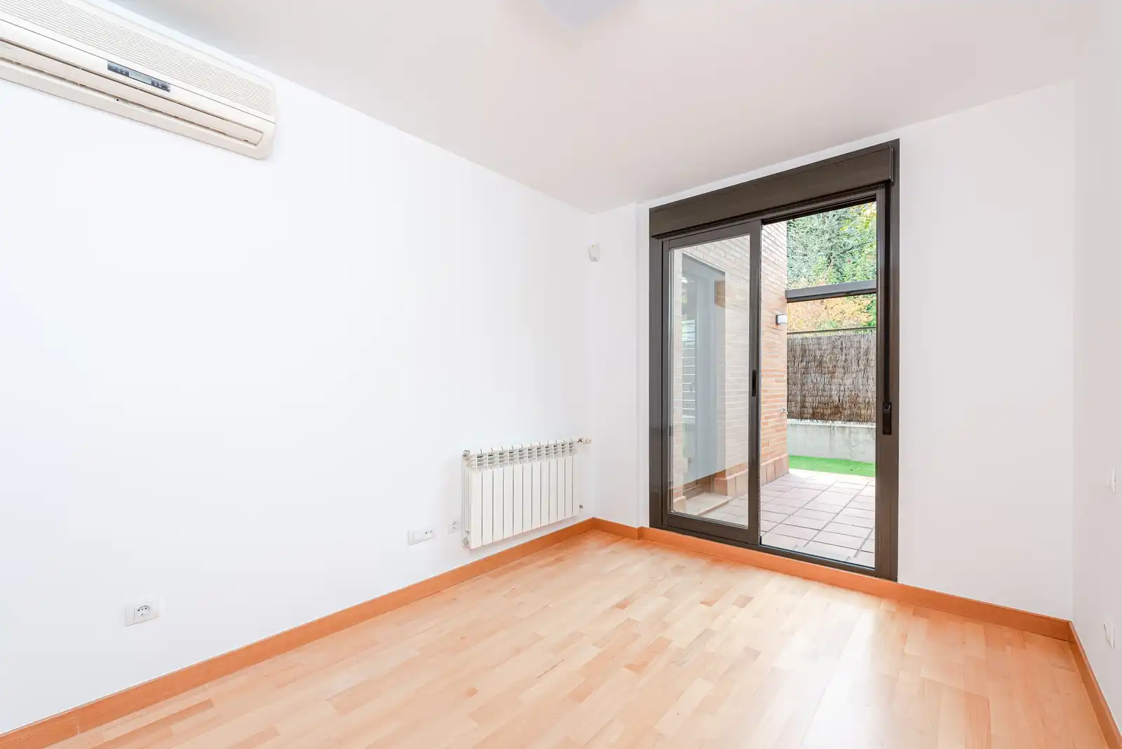 Bedroom of Flat for sale in Torrelodones  with Storage room