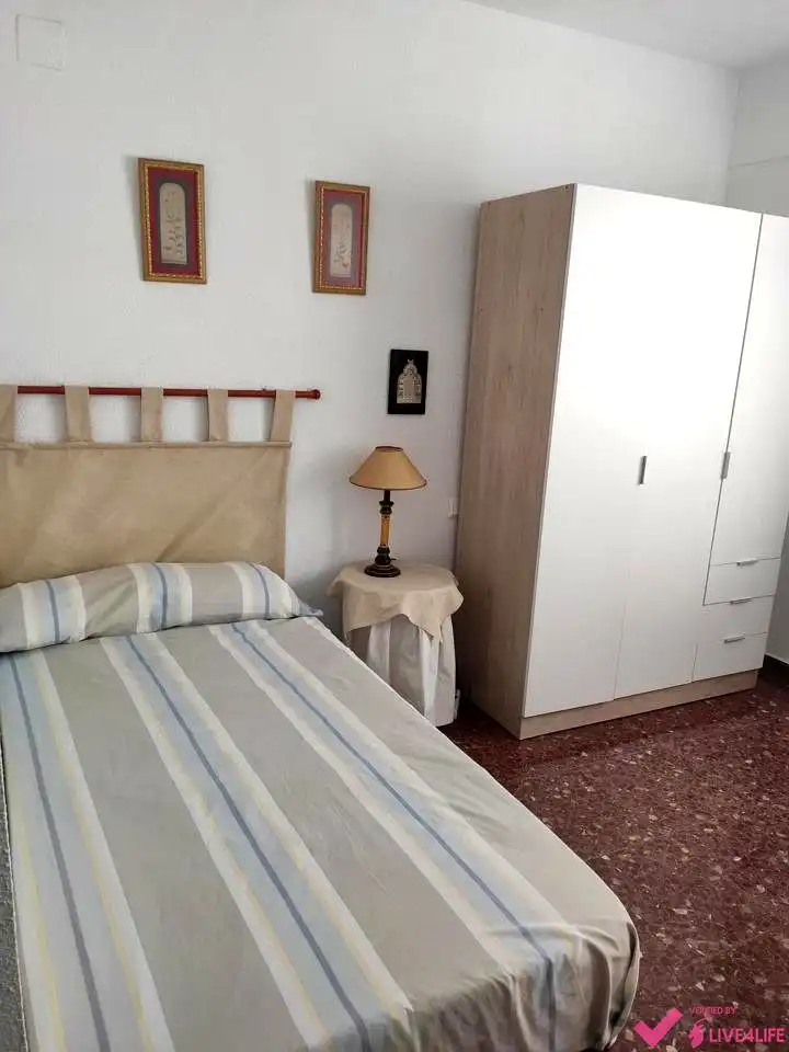 Bedroom of Flat for rent in Valencia  with Air Conditioner, Heating and Furnished