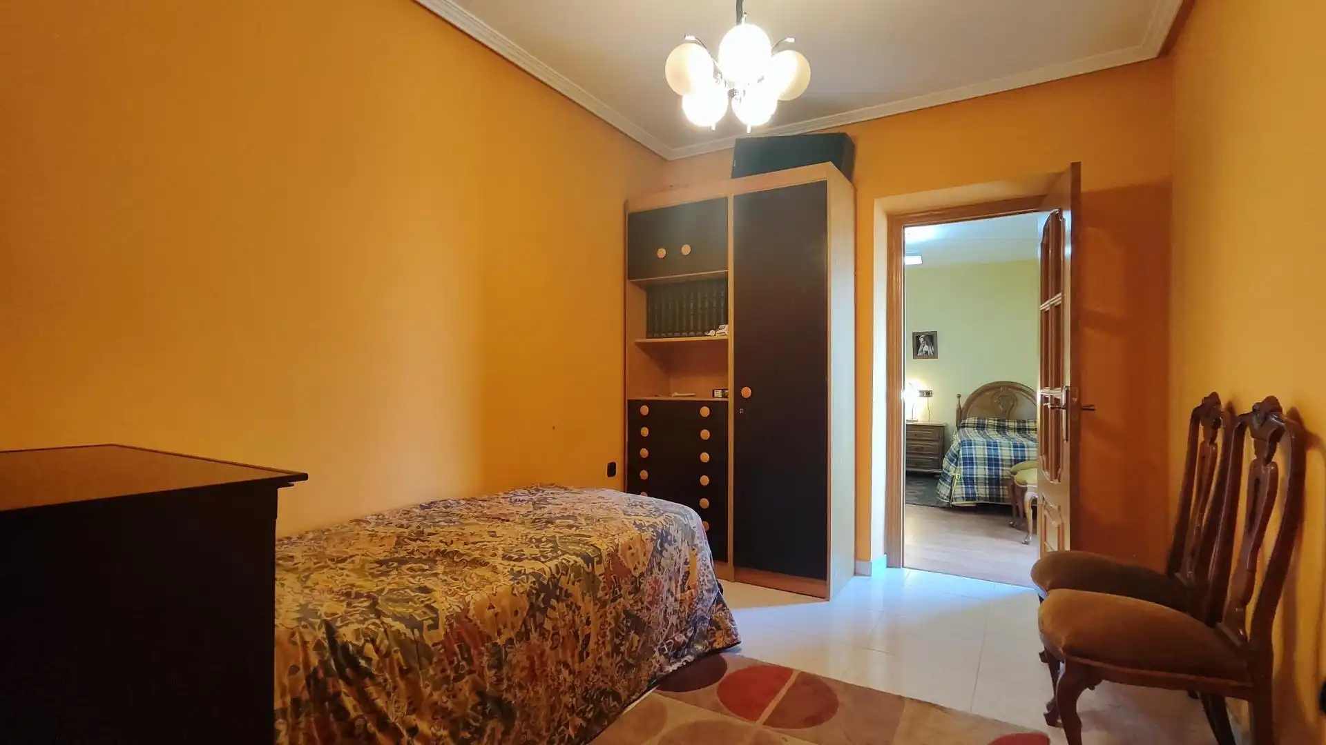 Habitación de Casa o chalet en venta en León Capital  con Calefacción y Terraza
