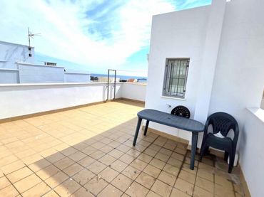 Adosado con balcón en venta en Calle el Molino