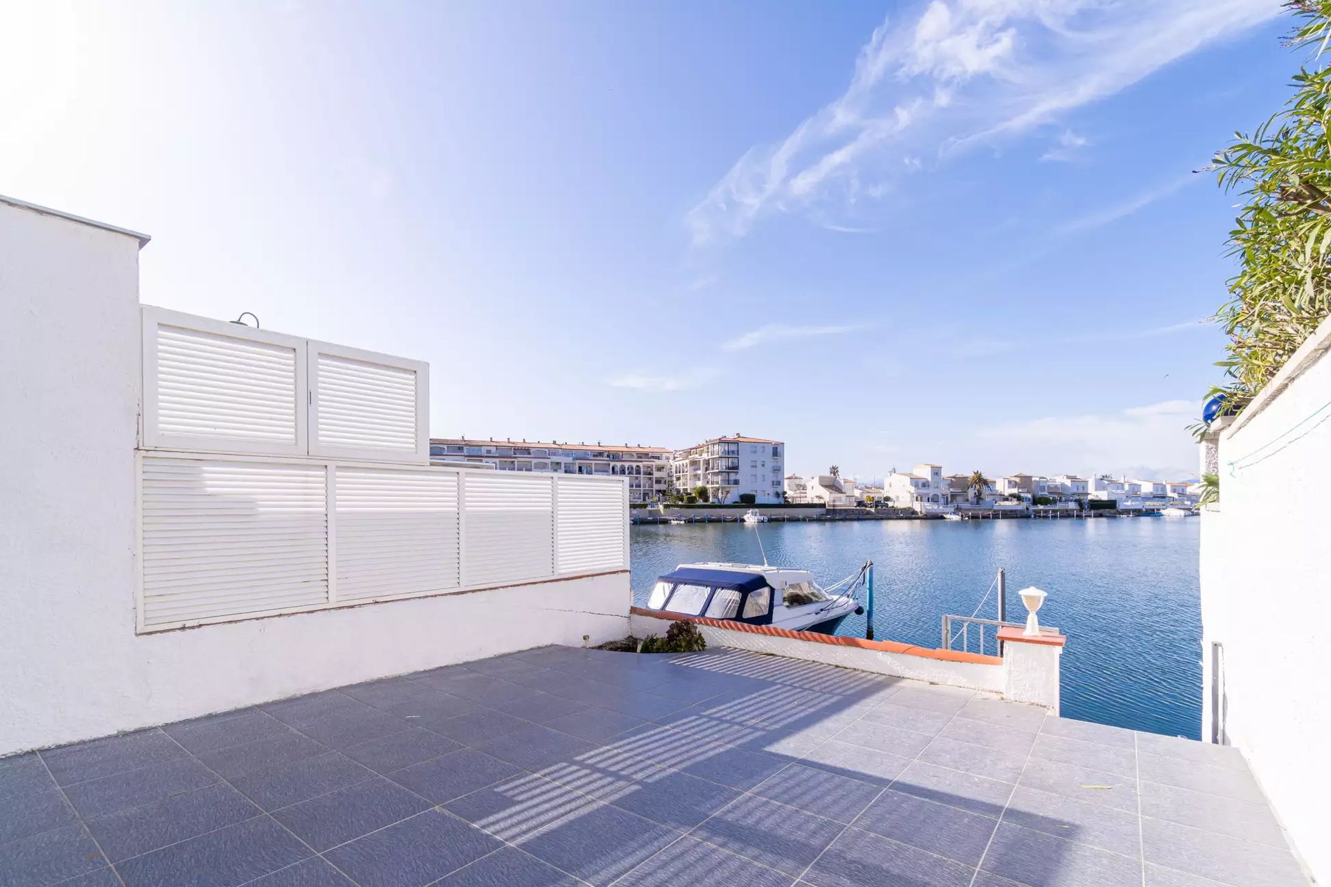 Terrassa de Pis en venda en Empuriabrava amb Aire condicionat, Terrassa i Moblat