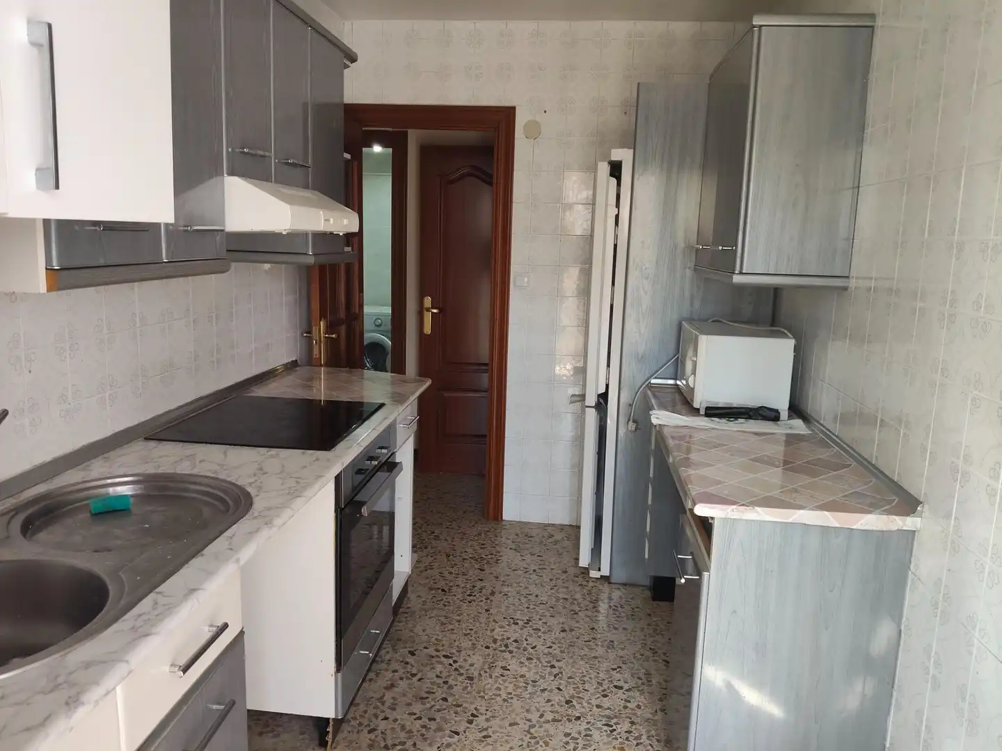 Kitchen of Flat for sale in Zaragoza  with Heating, Terrace and Storage room