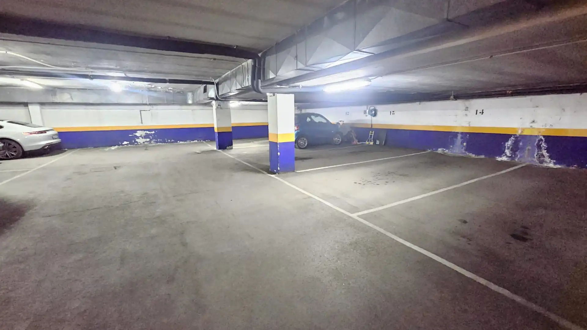 Parkplatz von Wohnung zum Verkauf in Madrid mit Klimaanlage, Heizung und Privatgarten