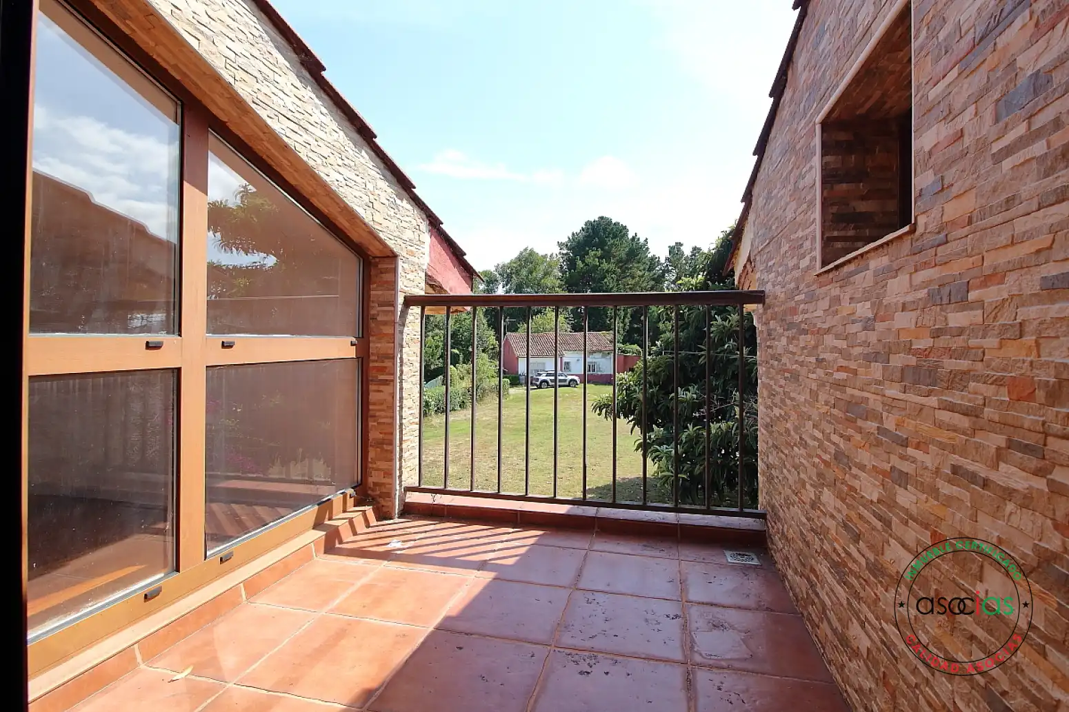 Terrassa de Casa o xalet en venda en Gijón  amb Calefacció, Parquet i Moblat