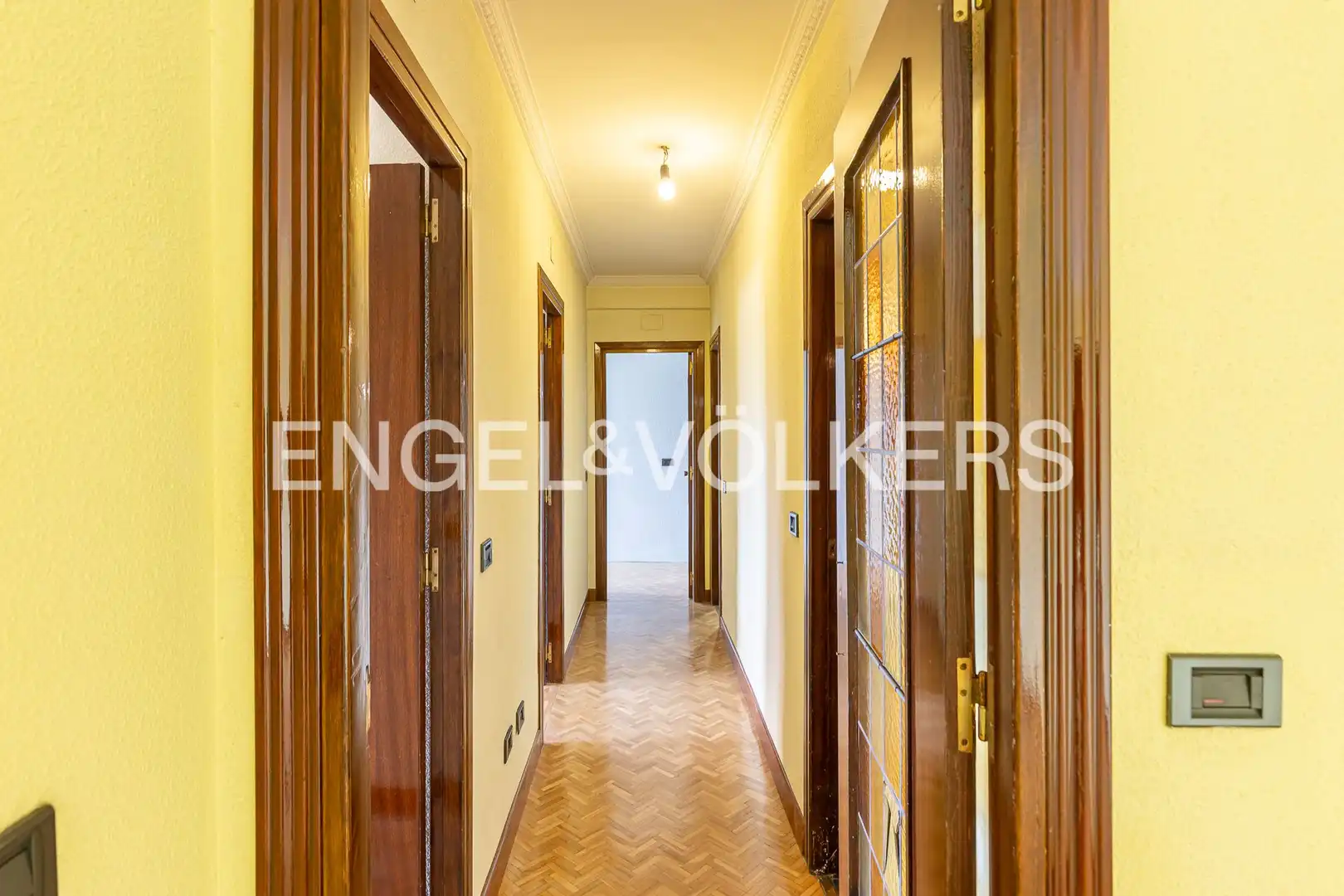Piso en venta en Madrid con Calefacción, Parquet y Terraza