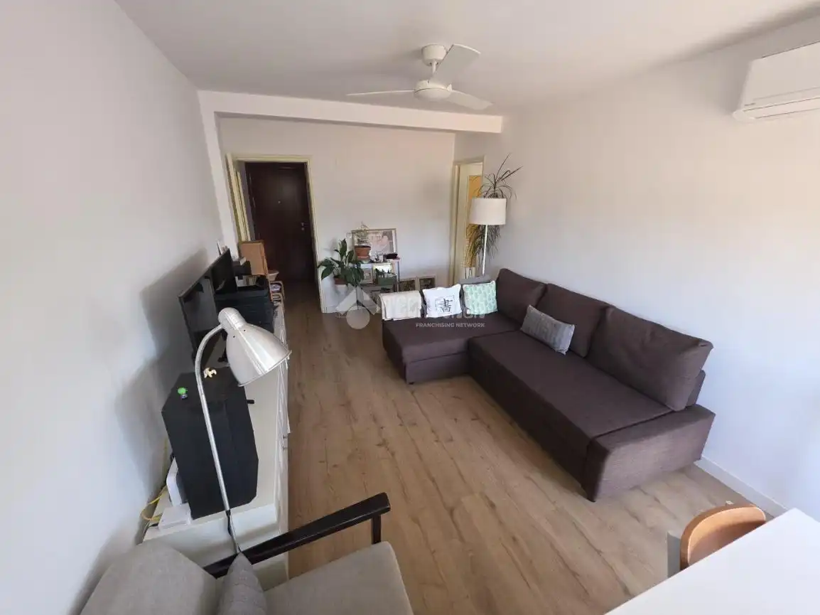 Living room of Flat for sale in Sevilla  with Air Conditioner, Terrace and Balcony