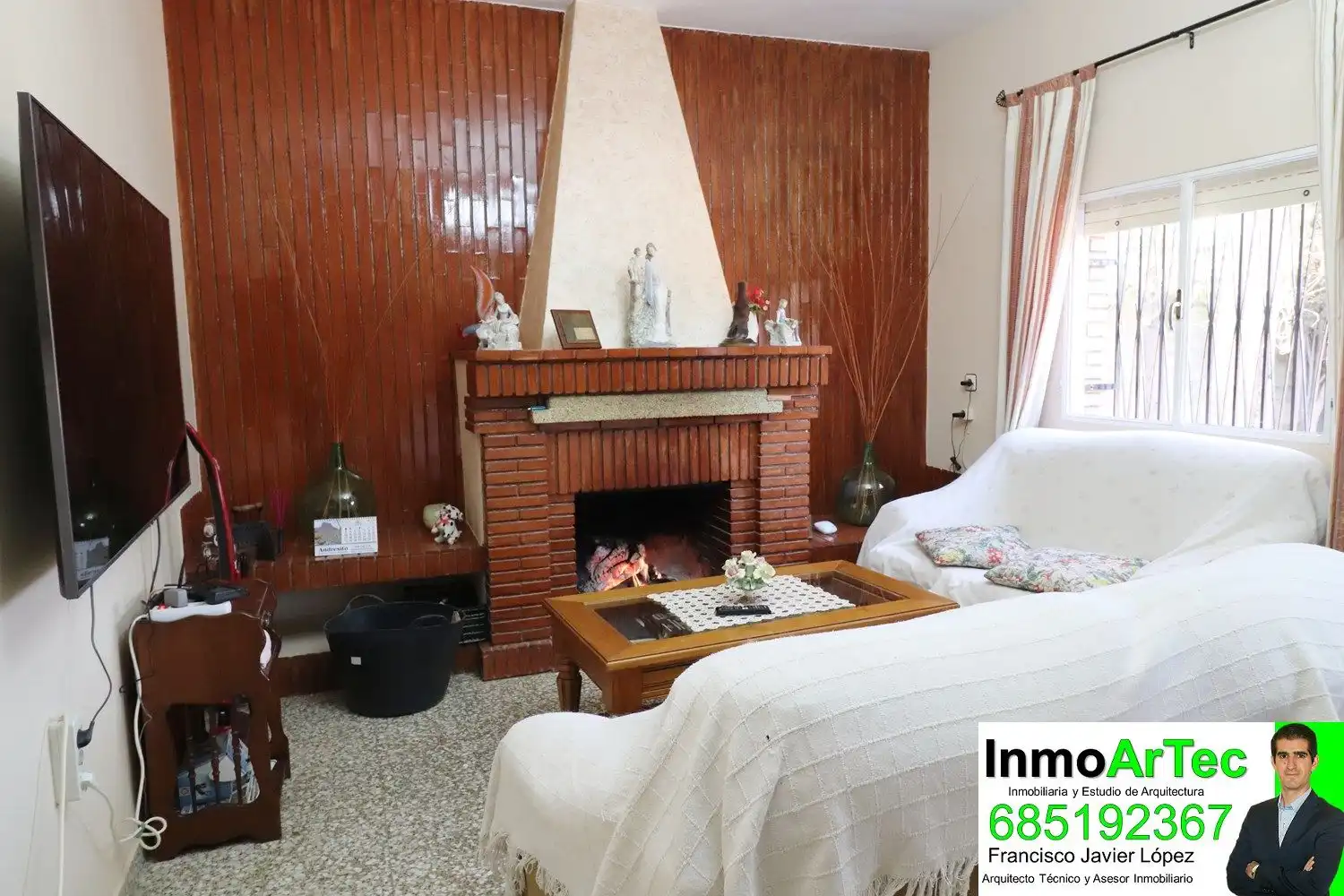Sala d'estar de Finca rústica en venda en Montefrío amb Jardí privat, Traster i Piscina