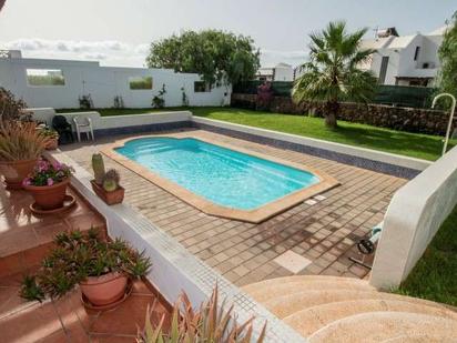 Piscina de Casa o xalet en venda en Tías amb Aire condicionat, Jardí privat i Terrassa