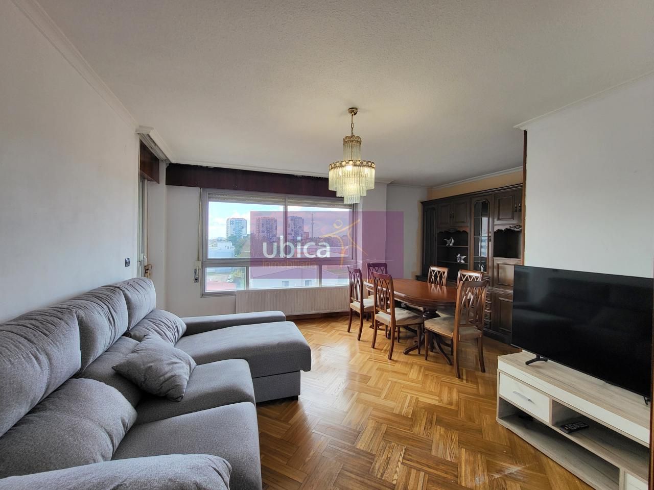 Sala d'estar de Pis en venda en Vigo  amb Calefacció, Parquet i Terrassa