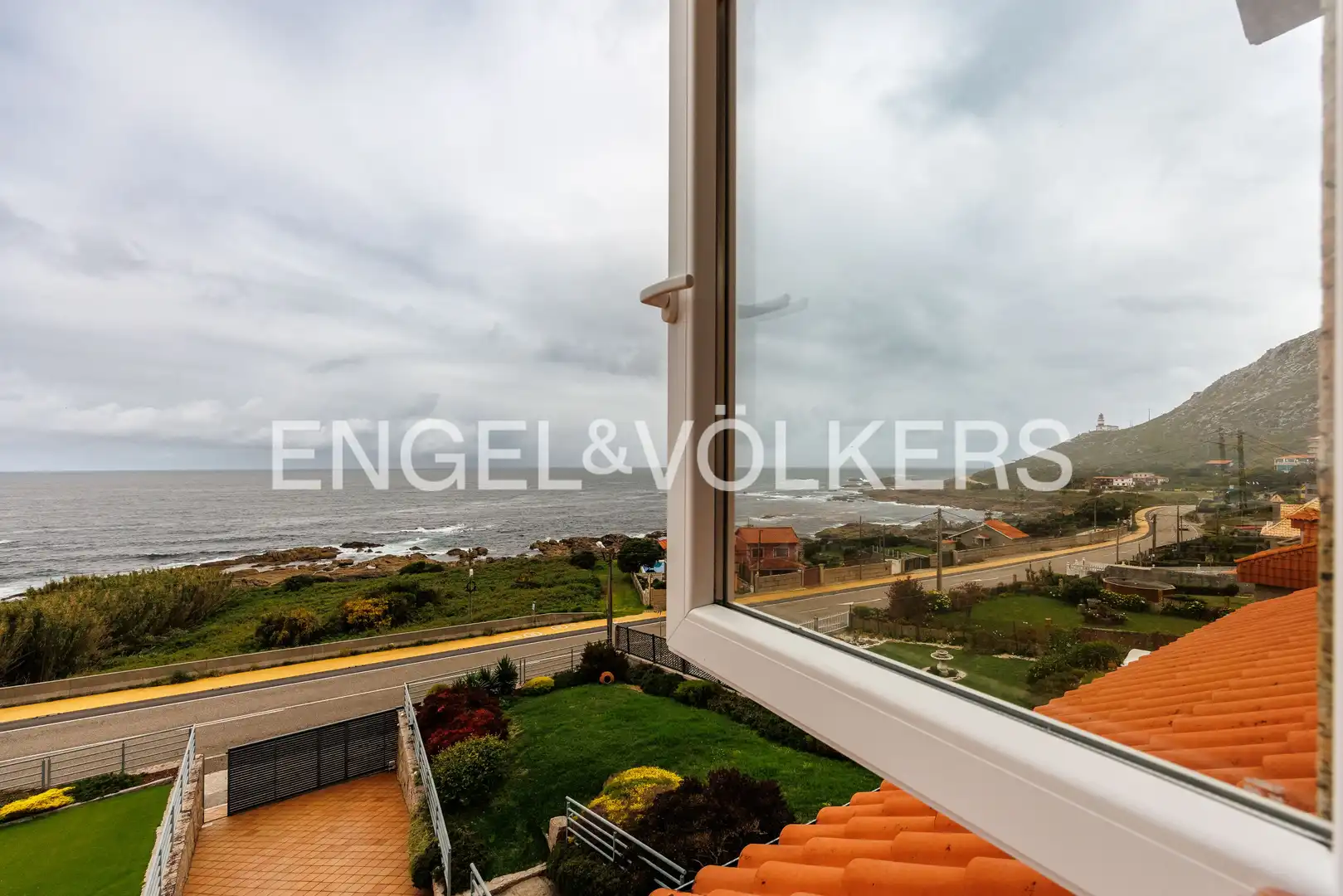 Terrassa de Casa o xalet en venda en Oia amb Calefacció, Jardí privat i Parquet