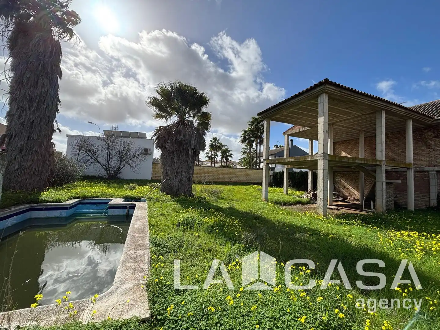 Casa adosada en venta en Montequinto