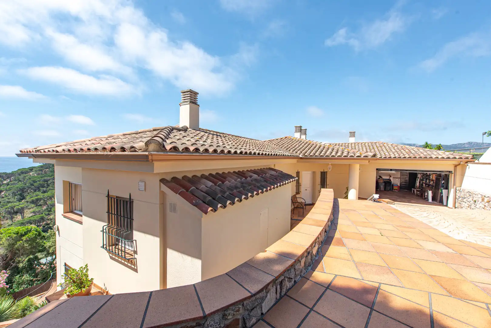 Vista exterior de Casa o xalet en venda en Sant Feliu de Guíxols amb Aire condicionat, Calefacció i Jardí privat