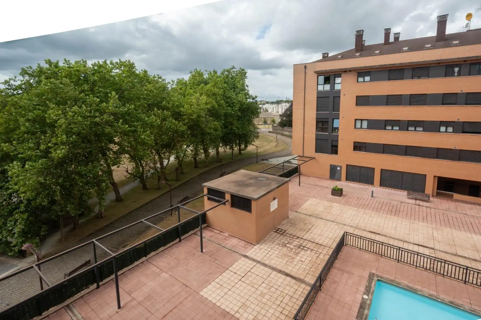 Pis amb piscina en venda a Avenida Lauredal 6, imagen 16