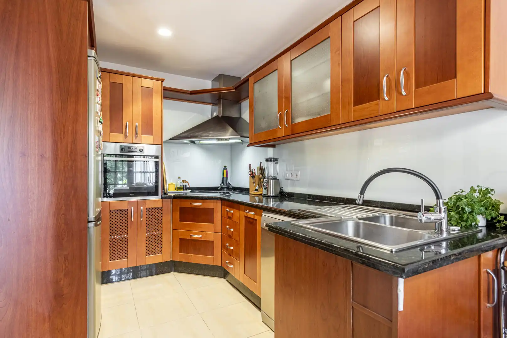 Kitchen of Detached homes for sale in Marbella  with Private garden, Terrace and Furnished