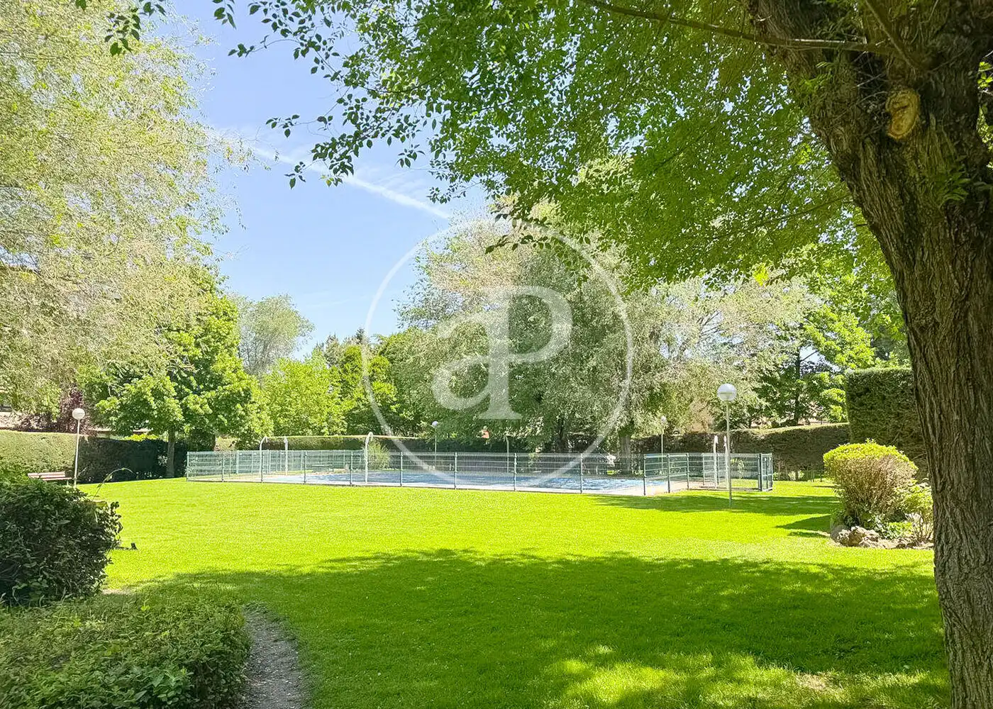 Vista exterior de Piso en venta en La Moraleja con Aire acondicionado, Calefacción y Jardín privado