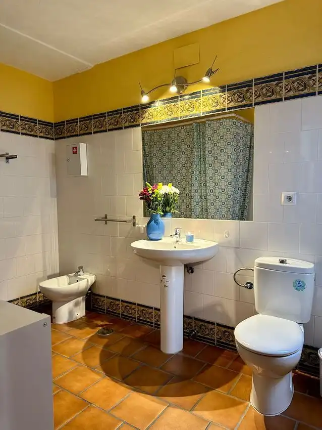 Badezimmer von Wohnung zum Verkauf in Aracena mit Klimaanlage