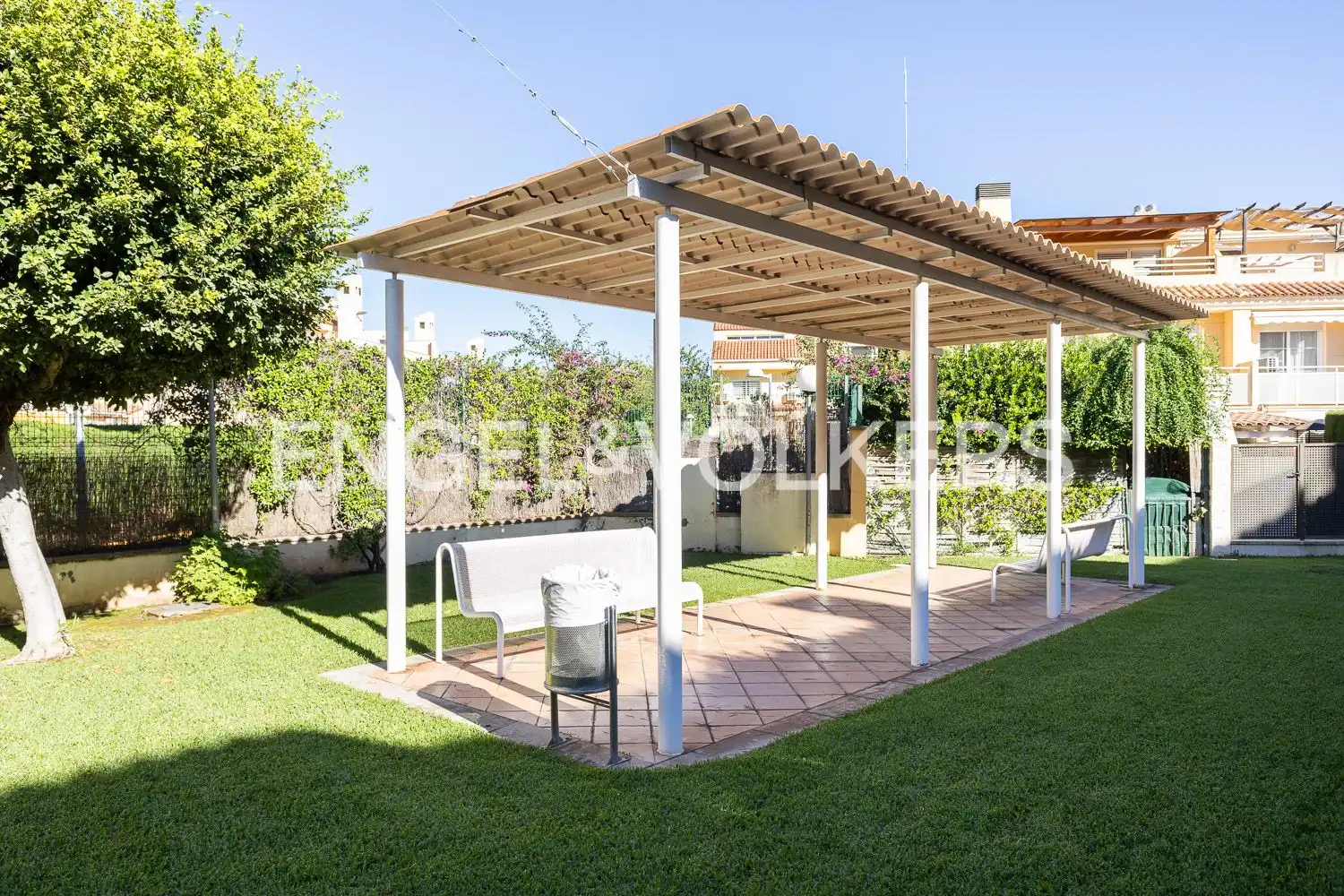 Terrassa de Casa adosada de lloguer en Tavernes Blanques amb Aire condicionat, Calefacció i Jardí privat