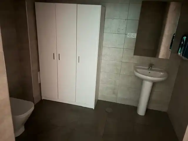 Badezimmer von Geschaftsraum zum Verkauf in Alcobendas mit Klimaanlage