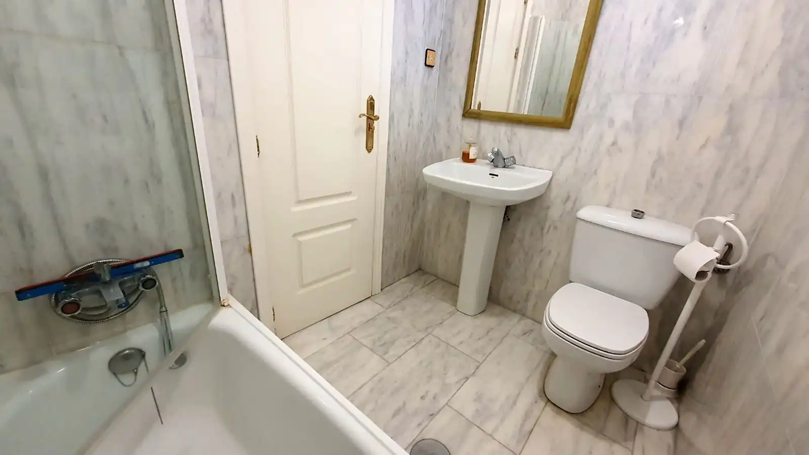 Baño de Ático en venta en Fuengirola con Aire acondicionado, Amueblado y Horno