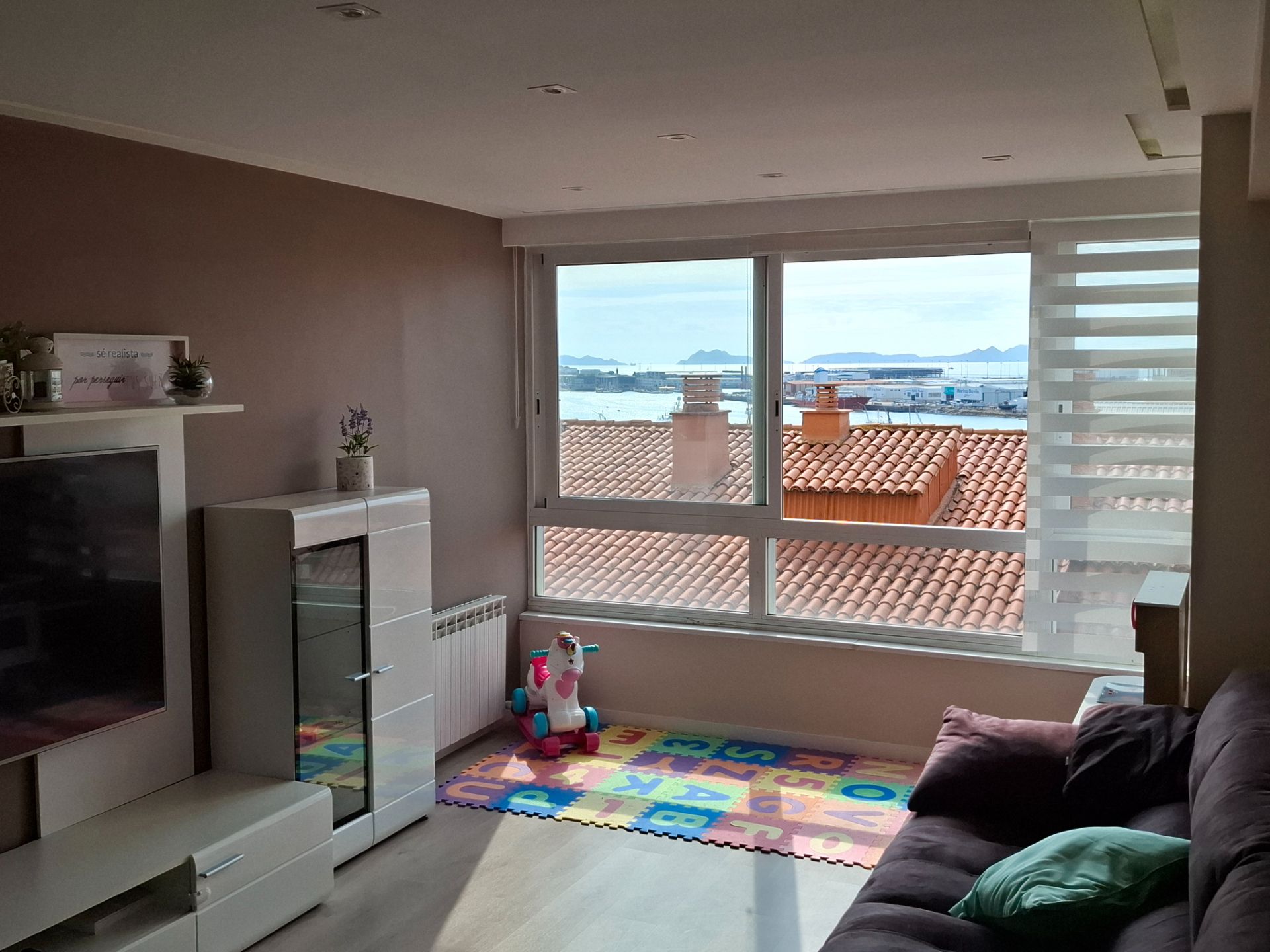 Sala d'estar de Pis en venda en Vigo  amb Calefacció i Traster