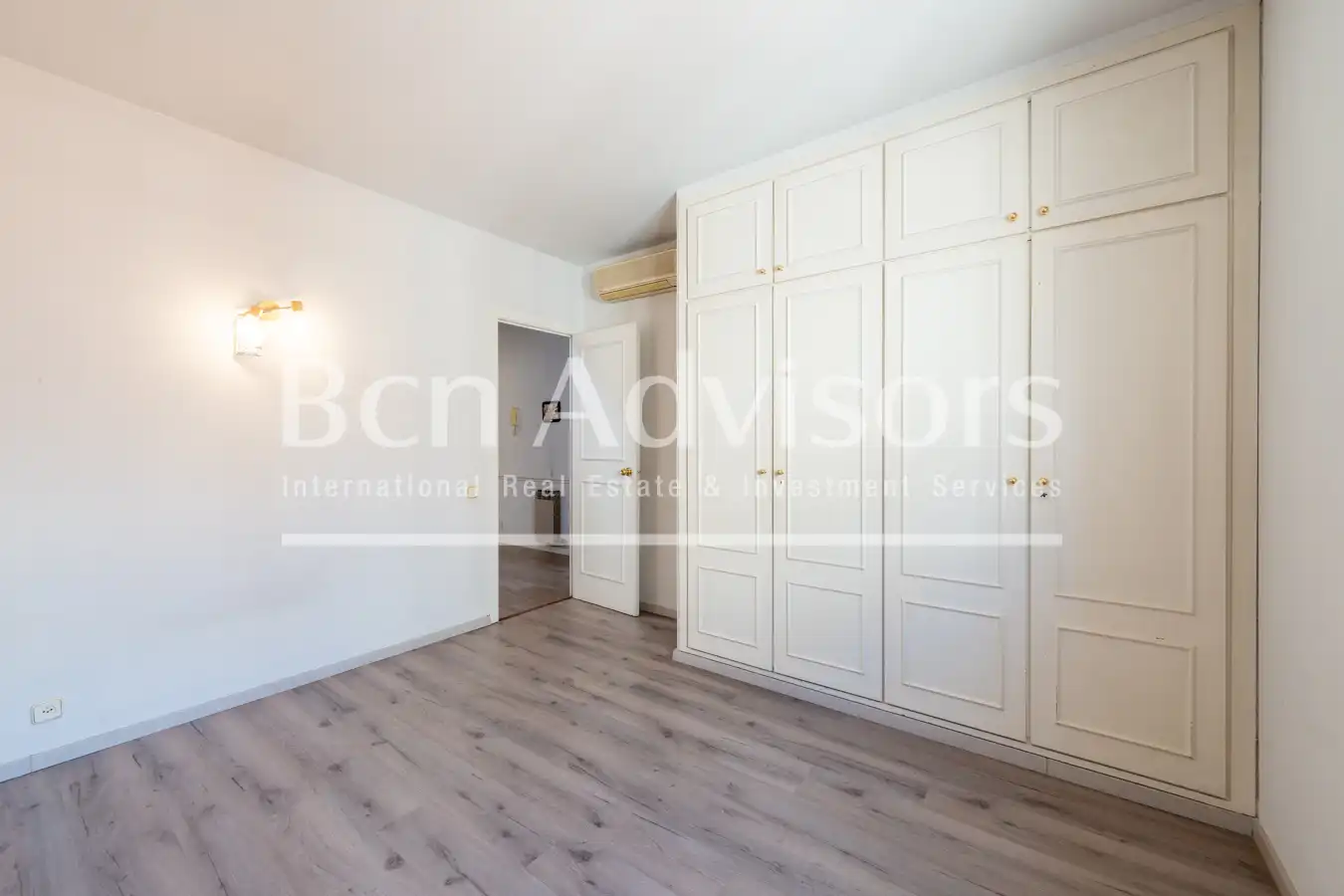 Habitación de Casa adosada en venta en Sant Just Desvern con Aire acondicionado, Calefacción y Parquet