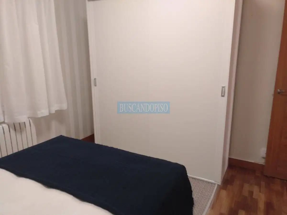 Habitación de Estudio de alquiler en  Logroño con Aire acondicionado, Calefacción y Parquet