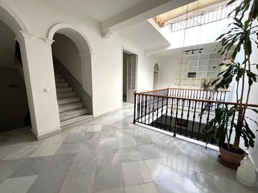 Casa con balcone in vendita a Centro - Calzada - Cabo Noval