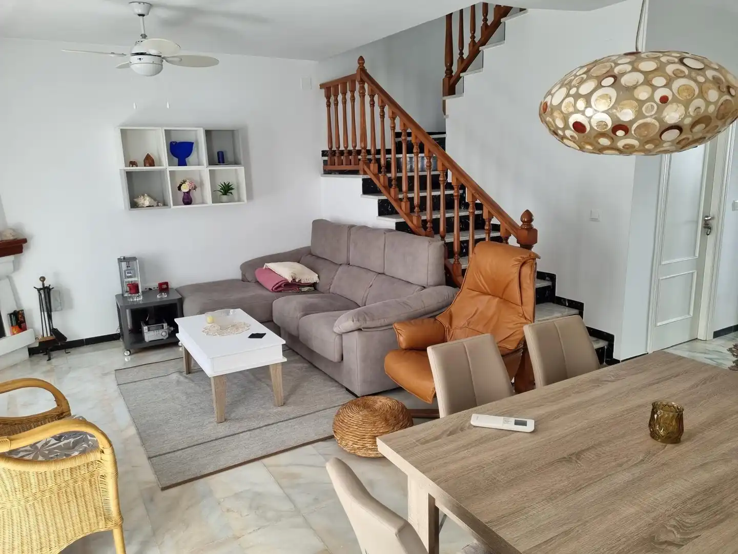 Sala d'estar de Casa o xalet de lloguer en Algarrobo amb Aire condicionat, Calefacció i Terrassa