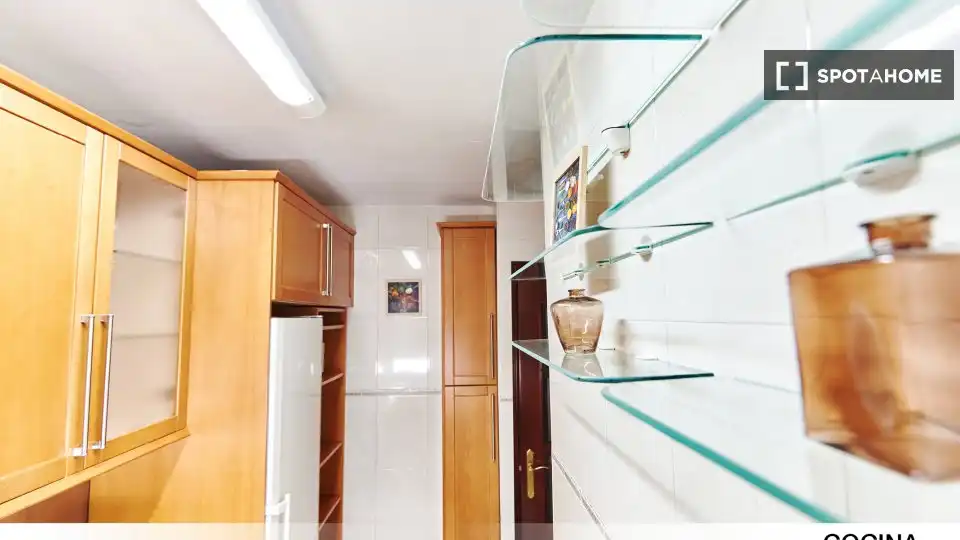 Cocina de Piso para compartir en Sevilla con Aire acondicionado, Terraza y Amueblado