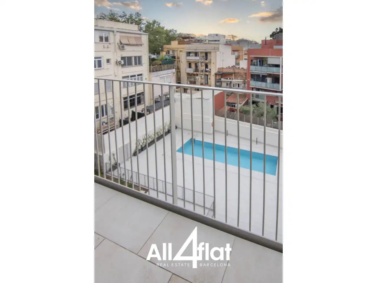 Schwimmbecken von Wohnung zur Miete in Barcelona mit Klimaanlage, Heizung und Parkett