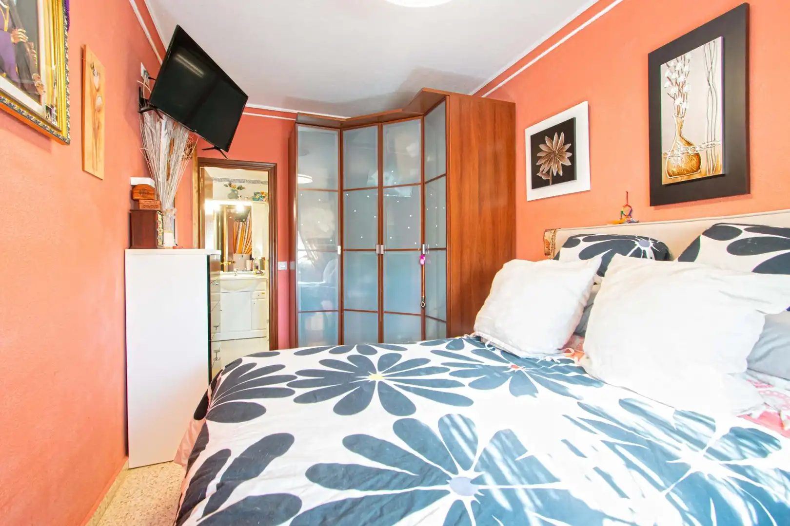 Habitación de Piso en venta en Sevilla con Aire acondicionado, Terraza y Trastero