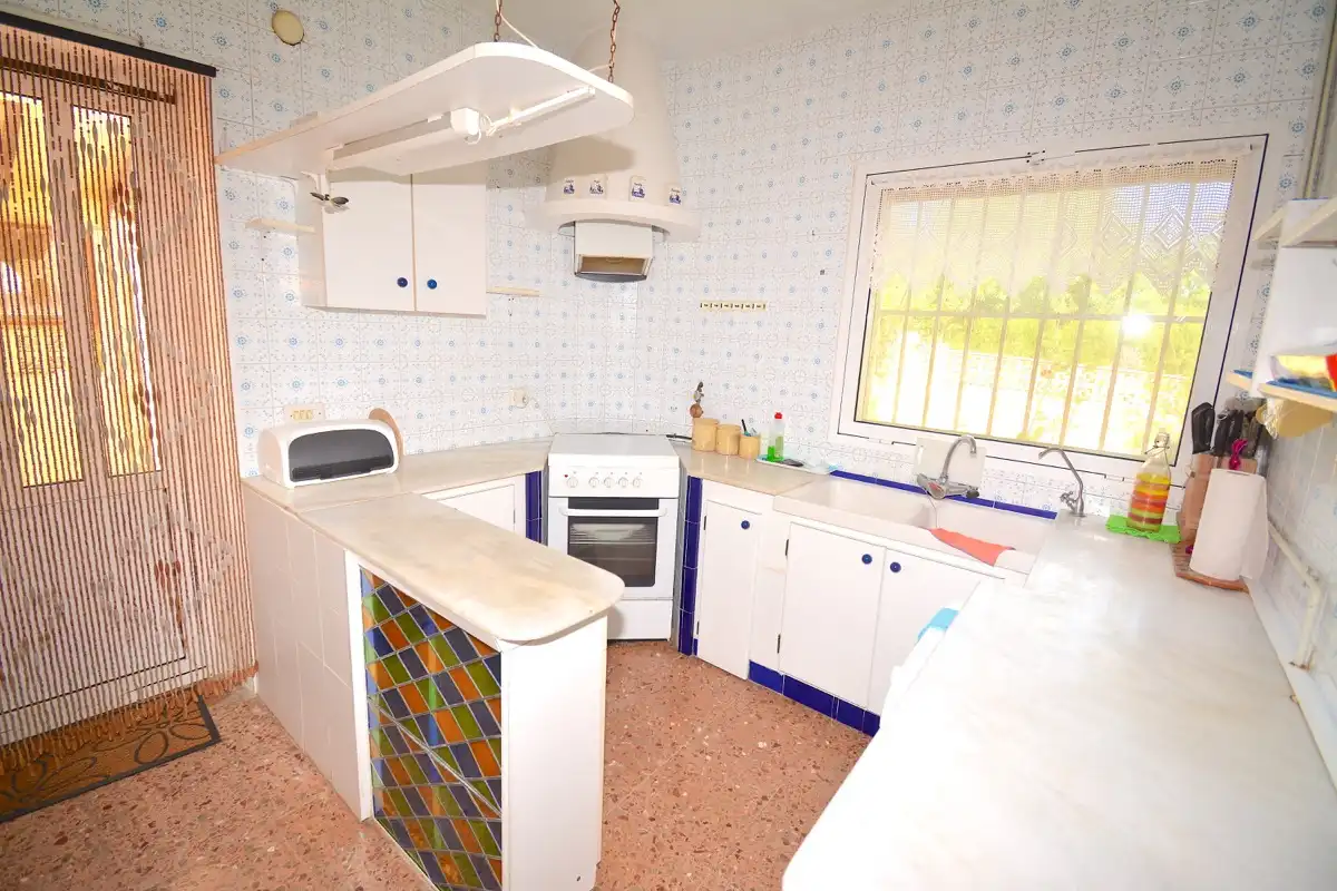 Küche von Haus oder Chalet zum Verkauf in Dénia mit Klimaanlage, Heizung und Privatgarten