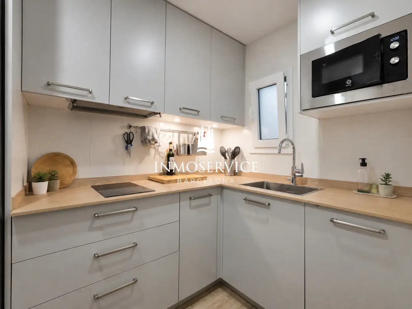 Cuina de Pis en venda en Barcelona amb Aire condicionat i Forn