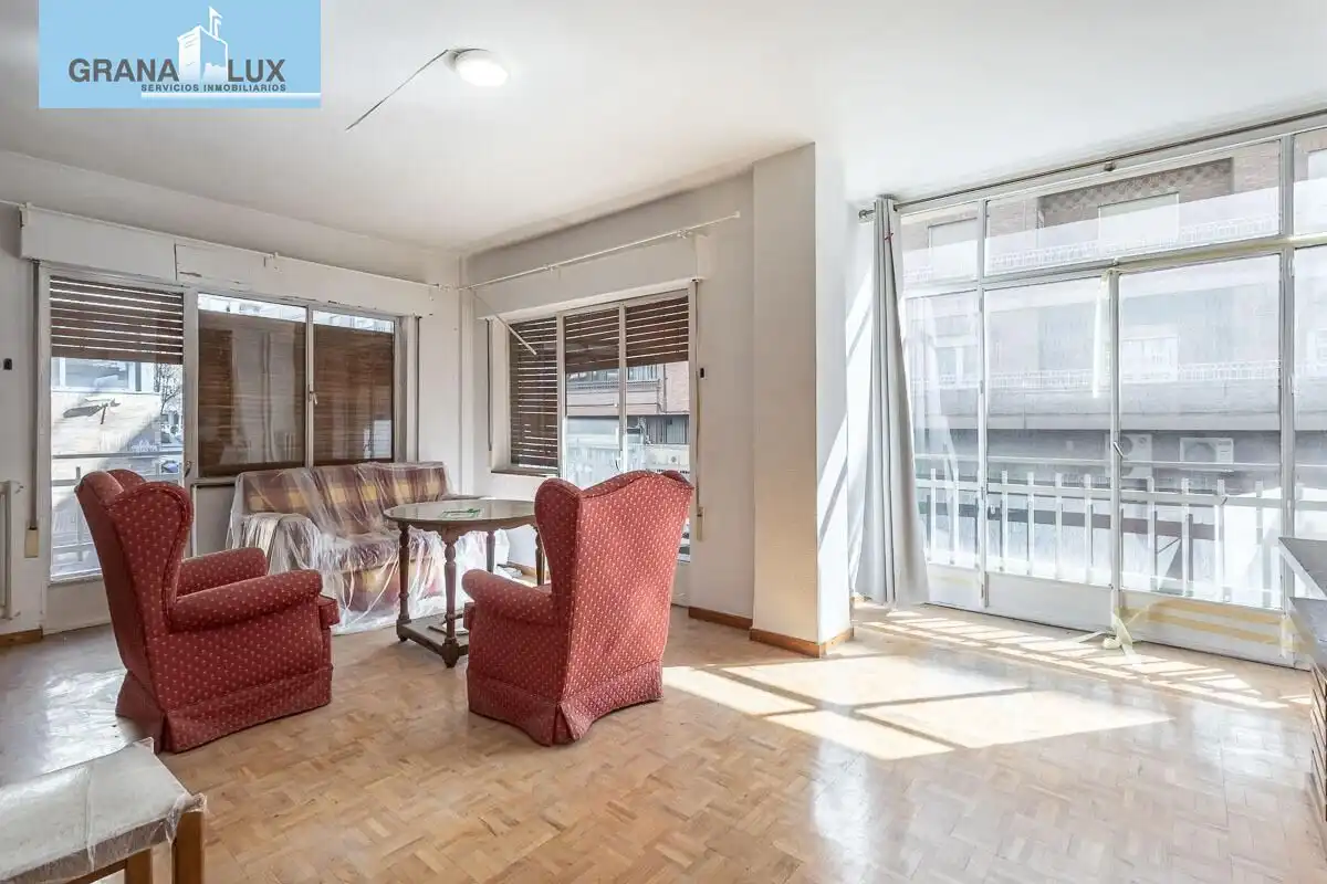 Piso con ascensor en venta en Calle de María Luisa de Dios, imagen 2
