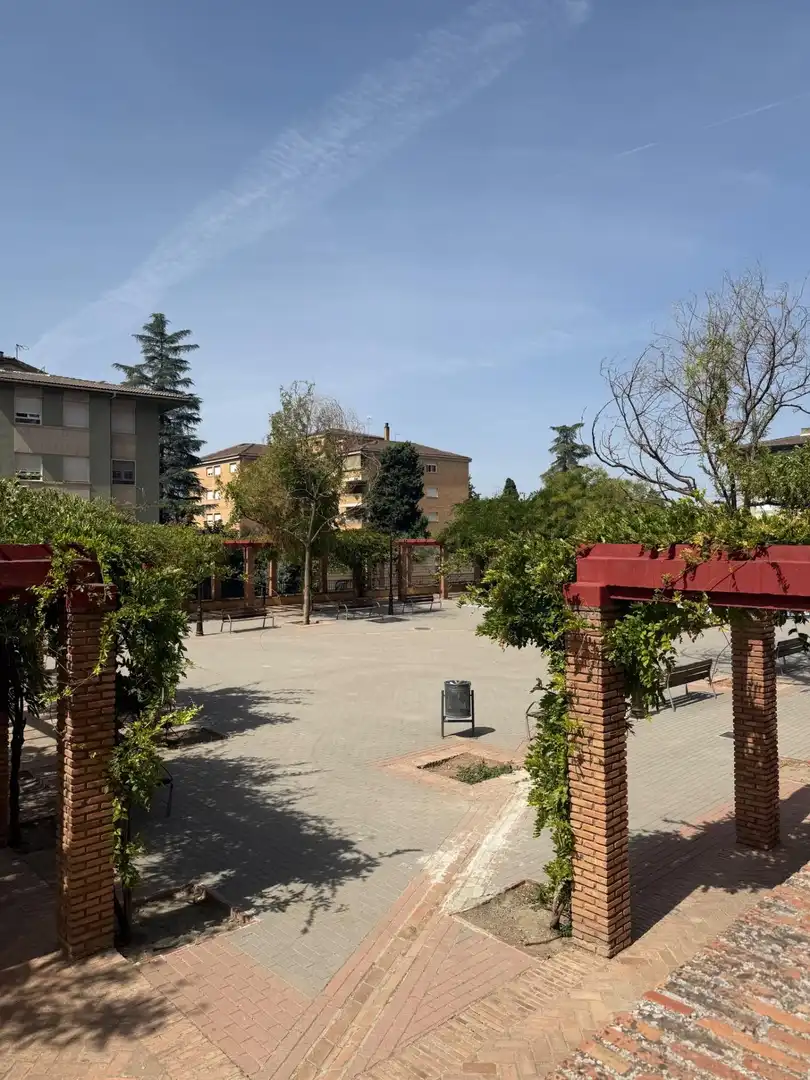 Vista exterior de Piso de alquiler en Granada con Terraza