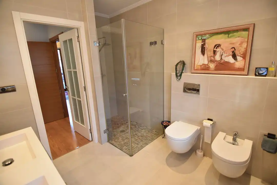 Bany de Casa o xalet en venda en Ermua amb Calefacció, Jardí privat i Terrassa