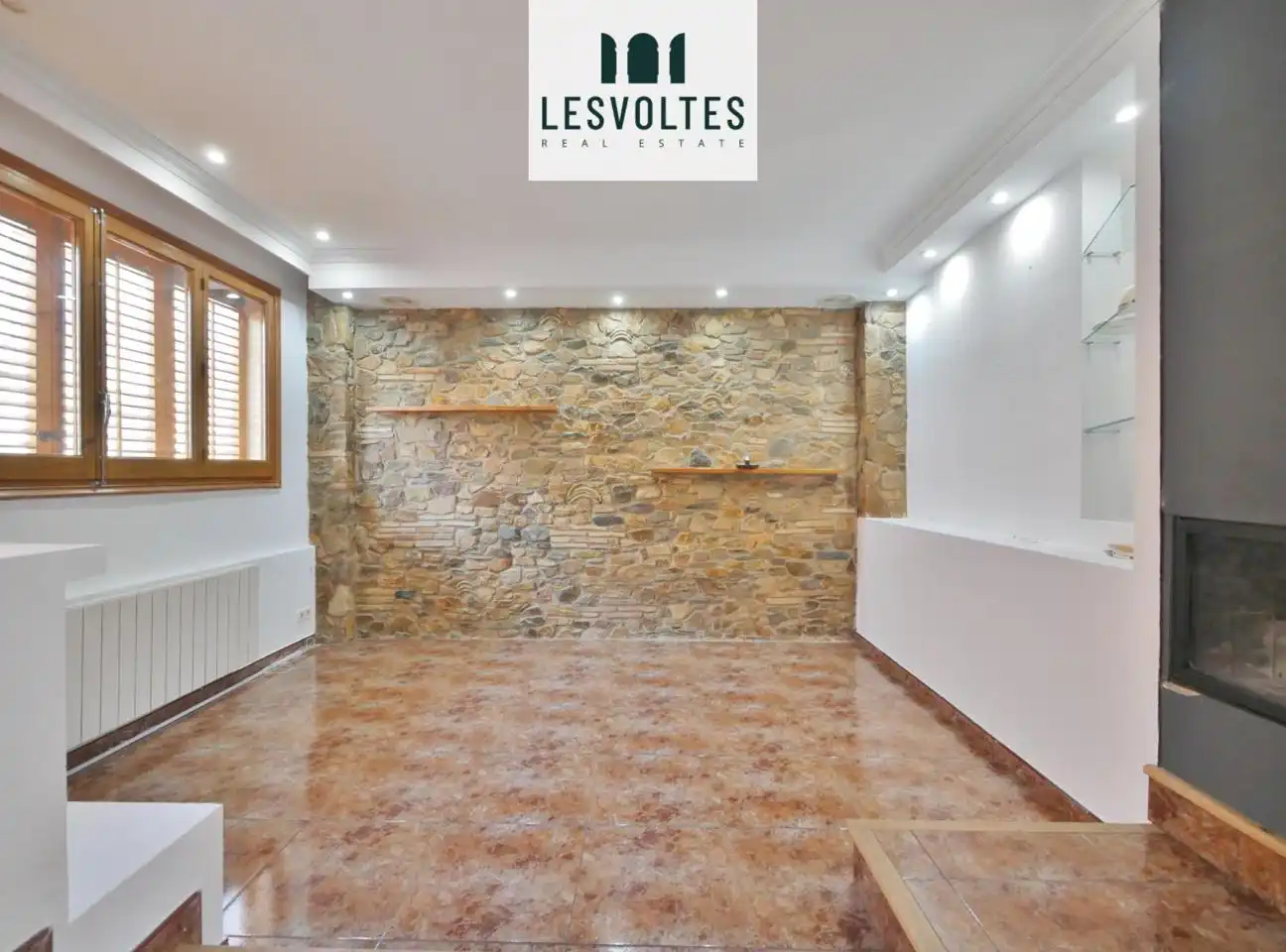 Sala de estar de Casa o chalet en venta en Mont-ras con Calefacción, Jardín privado y Terraza