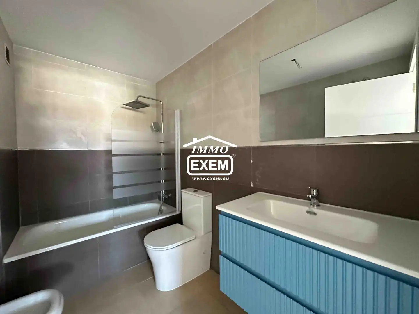 Baño de Piso en venta en La Fuliola, Lleida
