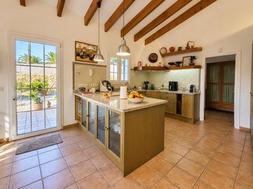 Casa rustica con piscina in vendita a Llucmaçanes