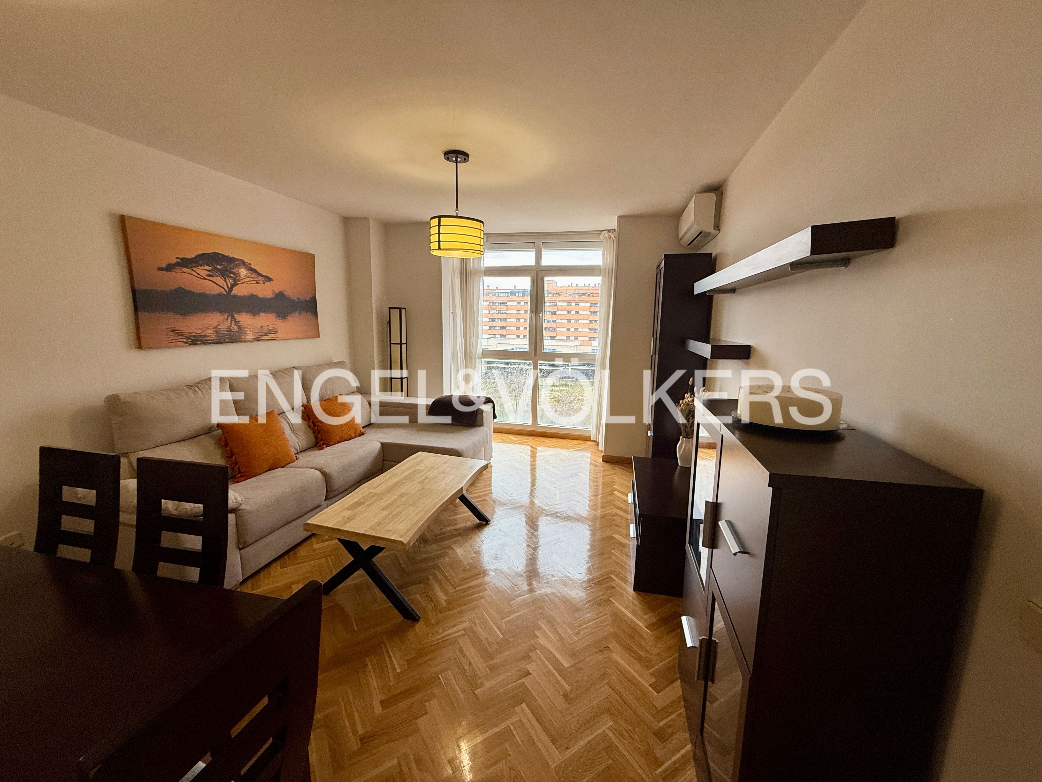 Living room of Apartment to rent in  Madrid Capital  with Air Conditioner, Heating and Parquet flooring