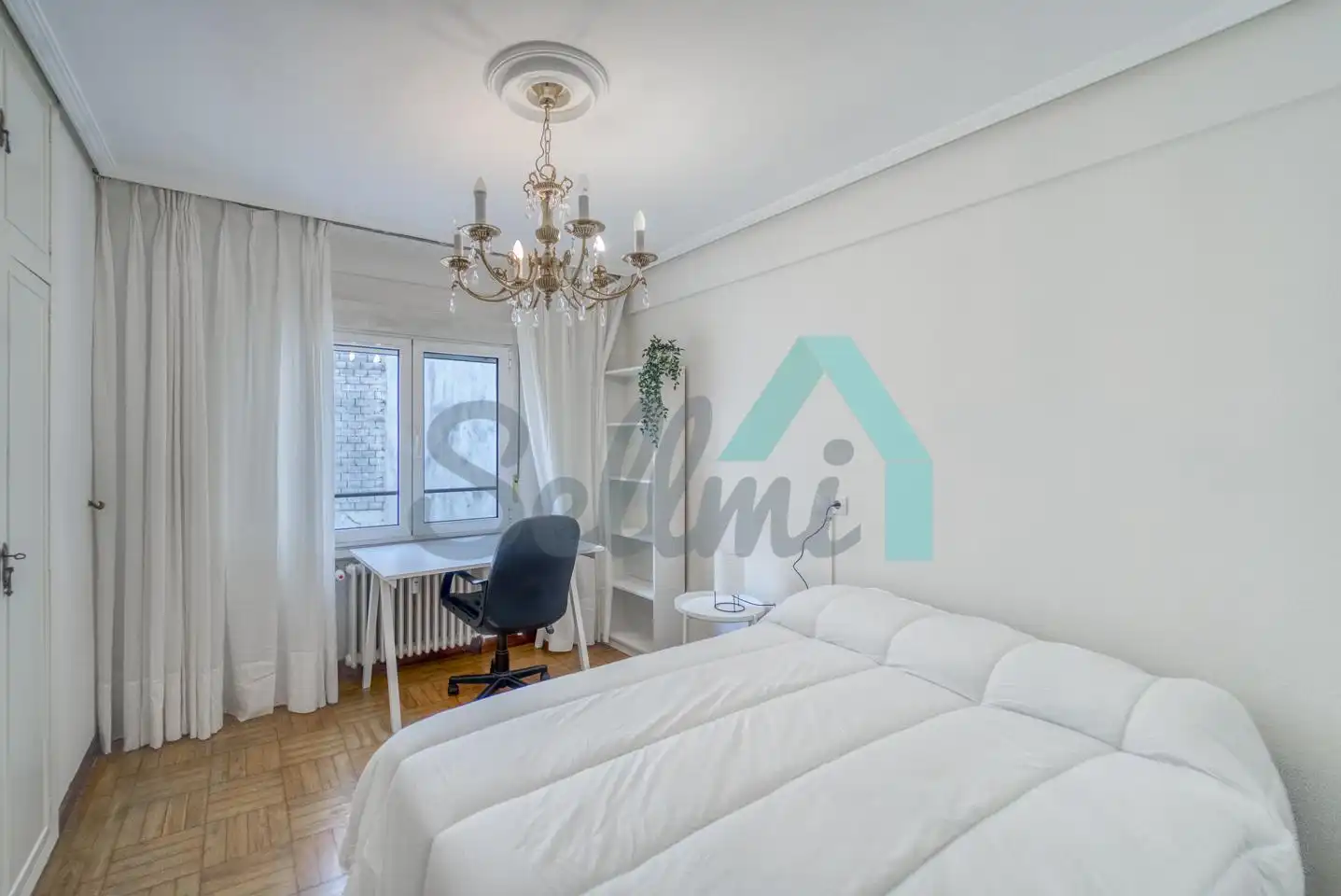 Schlafzimmer von Wohnung zur untervermieten in Oviedo  mit Heizung, Parkett und Terrasse