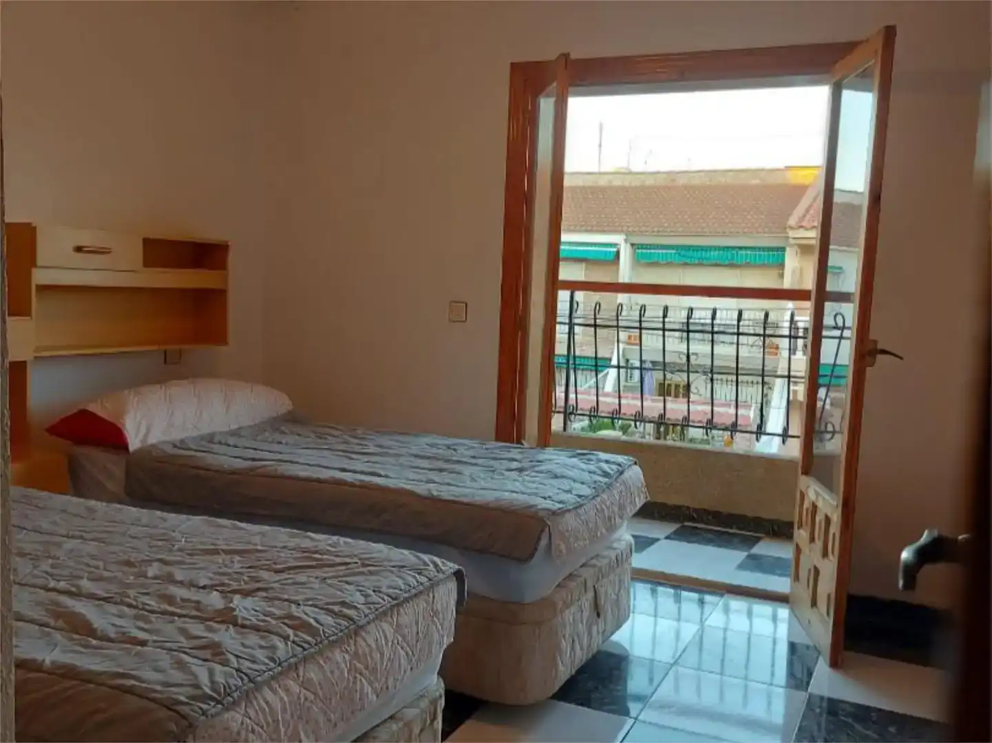 Habitación de Dúplex de alquiler en San Pedro del Pinatar con Amueblado y Balcón