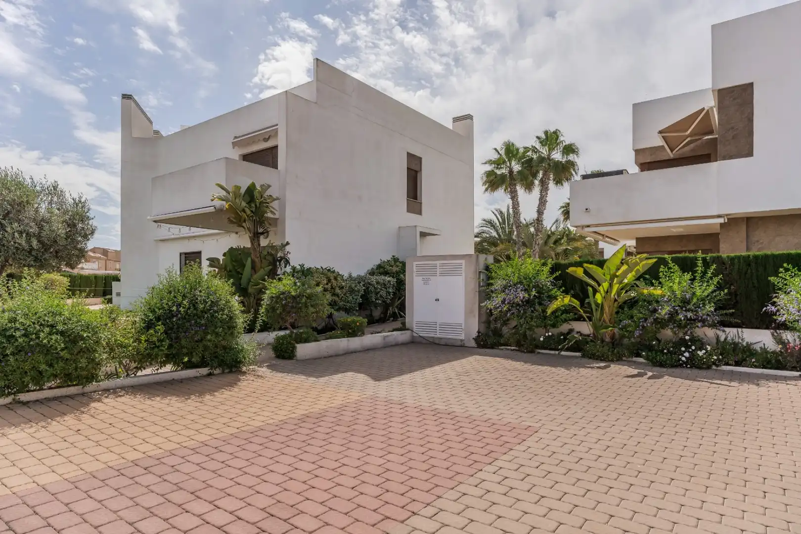 Vista exterior de Piso en venta en Orihuela con Aire acondicionado, Jardín privado y Terraza