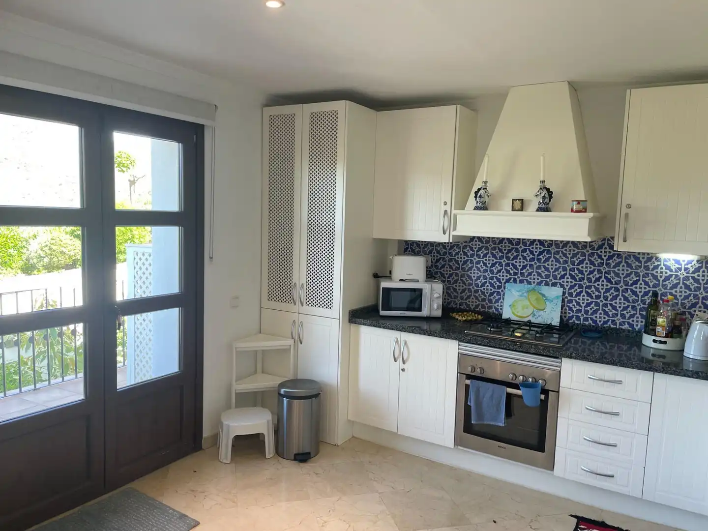 Cocina de Casa adosada en venta en Benahavís con Aire acondicionado, Jardín privado y Terraza