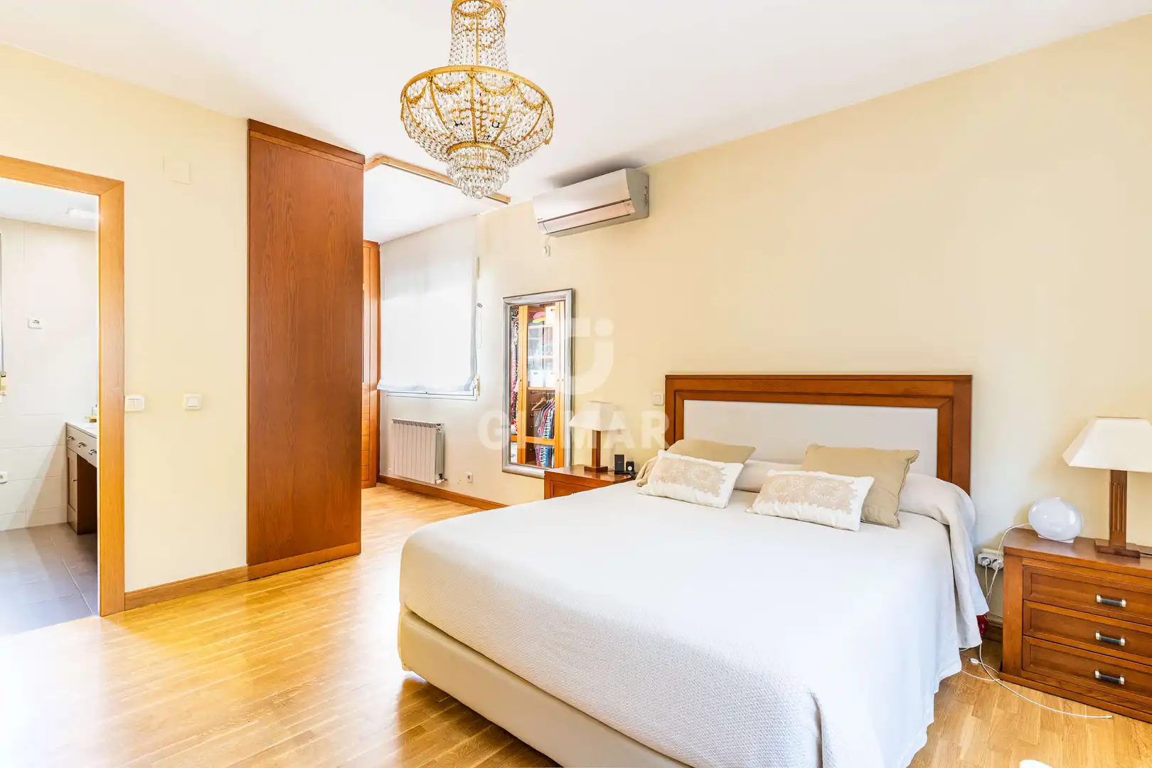 Bedroom of Houses for sale in Moraleja de Enmedio  with Heating, Private garden and Swimming Pool
