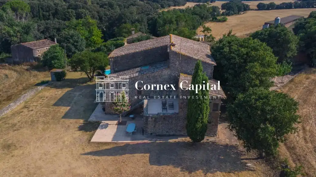 Country house zur Miete in Rupià mit Klimaanlage, Heizung und Privatgarten