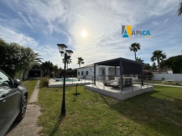 Xalet amb piscina en venda a Las Lagunas - Campano