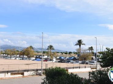 Wohnung mit Aufzug zum Verkauf in Carrer Muga-Delta 16C